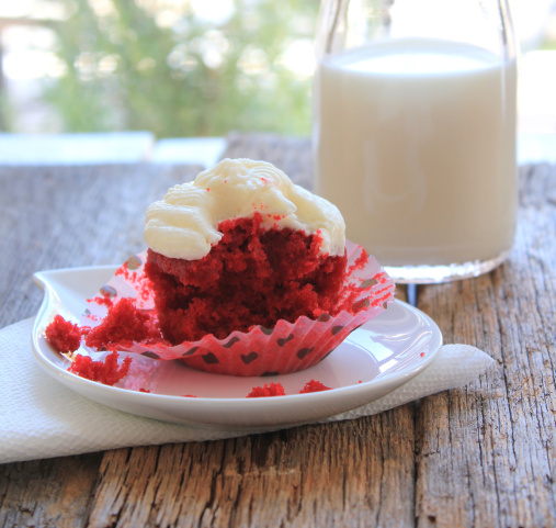 red-velvet-cupcakes-2